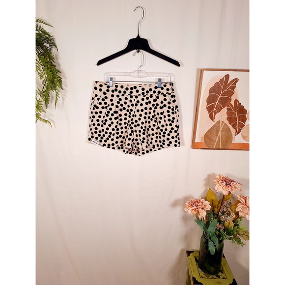 J. Crew Pants - J. Crew Women's Polka Dot Cream Shorts Size 10 with side Zipper